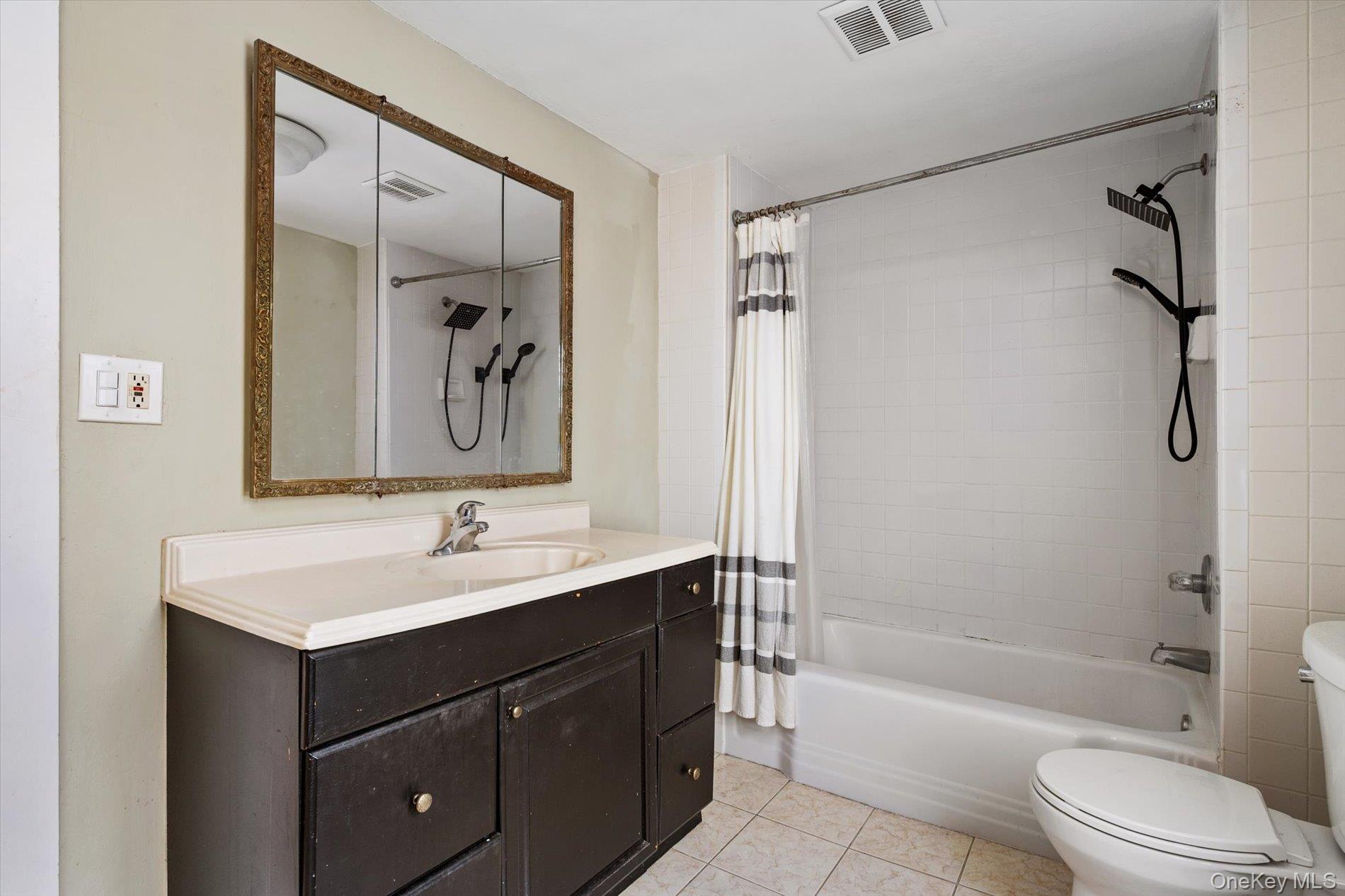 #18 photo, 140 Park Avenue, 롱 아일랜드 Roosevelt , NY 11575