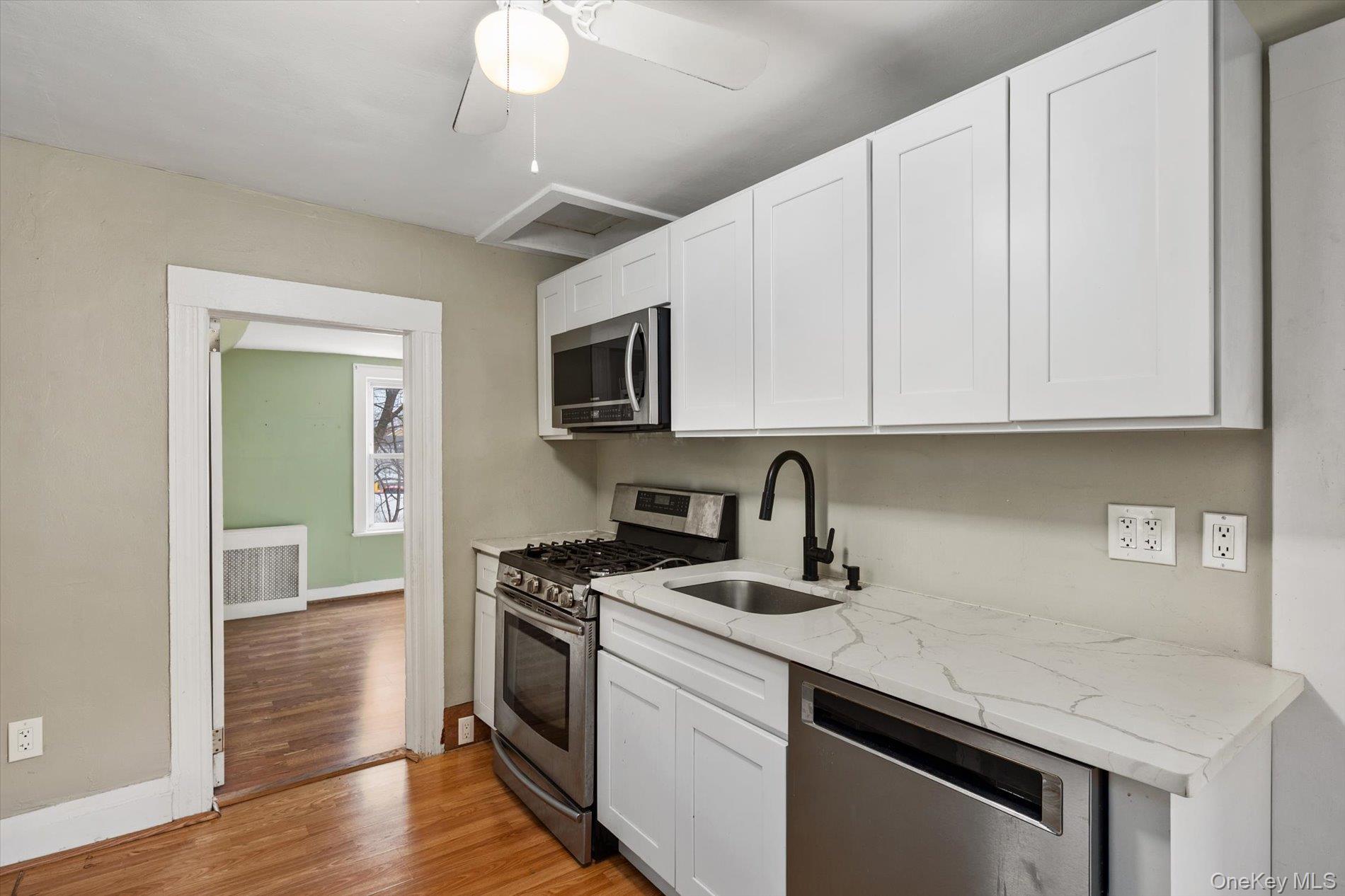 #19 photo, 140 Park Avenue, 롱 아일랜드 Roosevelt , NY 11575