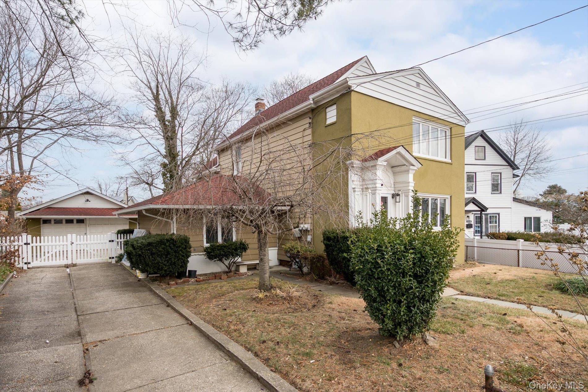 #2 photo, 140 Park Avenue, 롱 아일랜드 Roosevelt , NY 11575