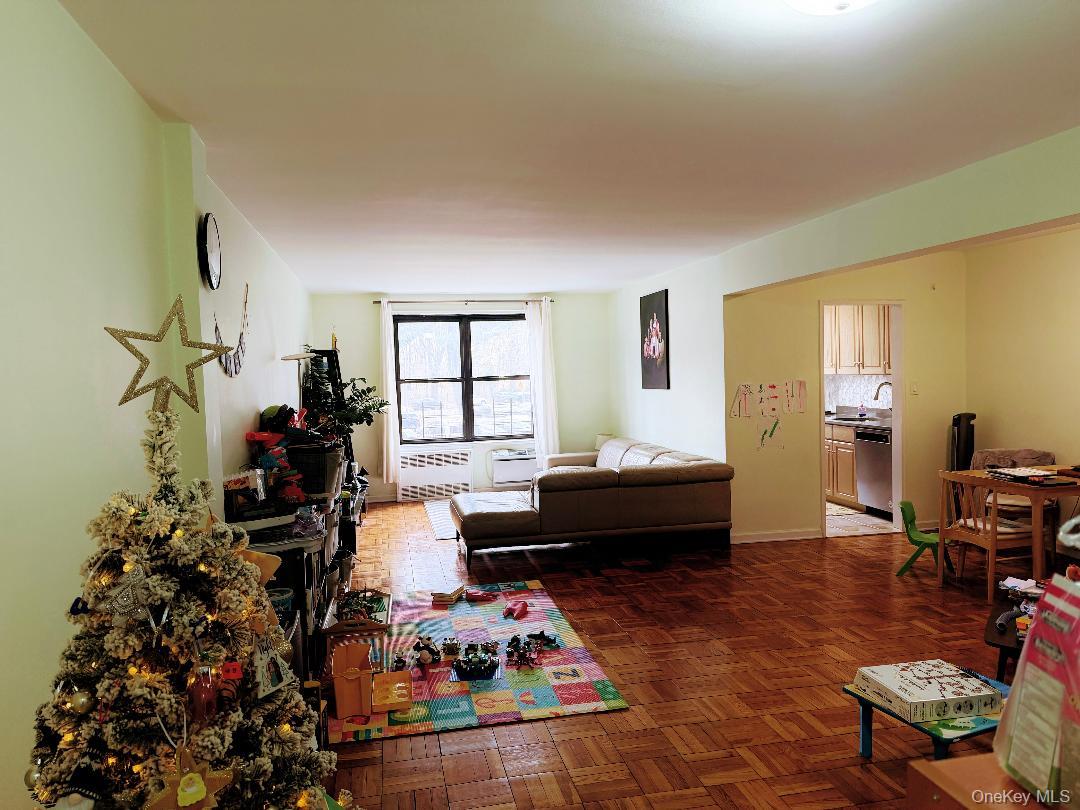 #8 photo, 224-24 Union Turnpike, Bayside , NY 11364