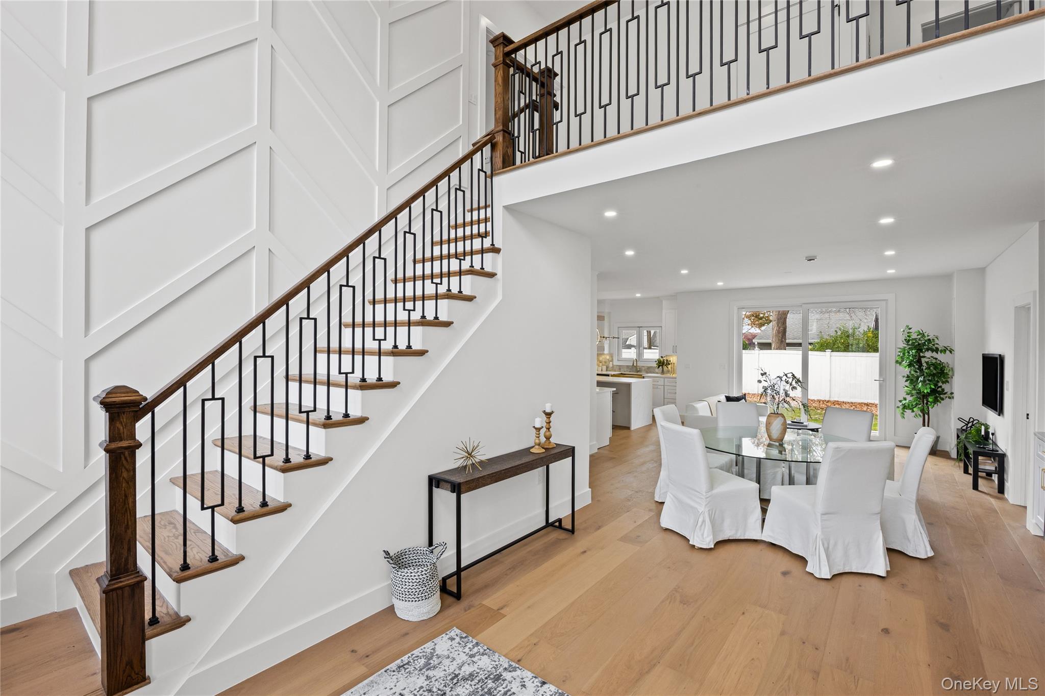 #7 photo, 182 Friends Lane, Westbury , NY 11590