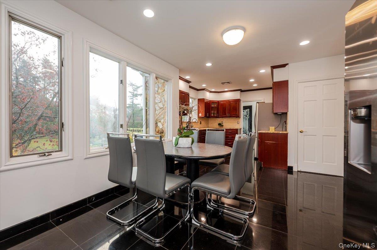 #10 photo, 18 Locust Drive, Great Neck , NY 11021