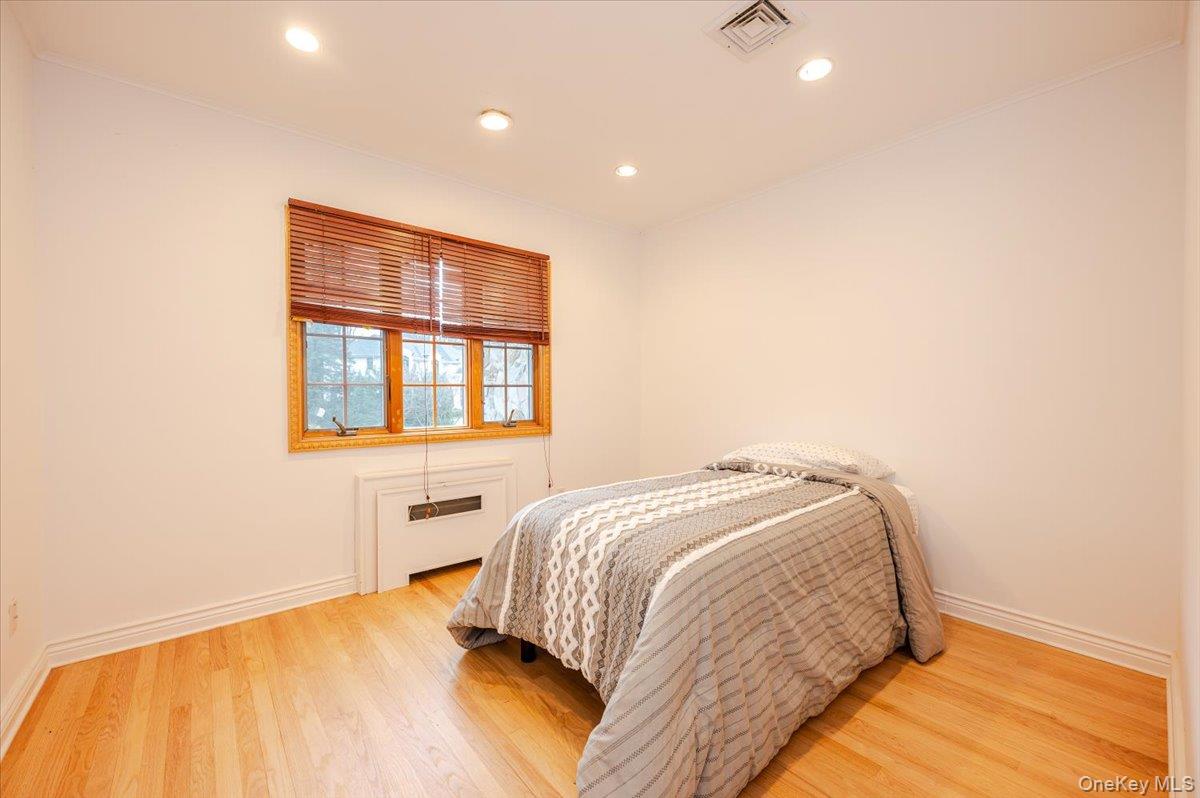 #15 photo, 18 Locust Drive, Great Neck , NY 11021