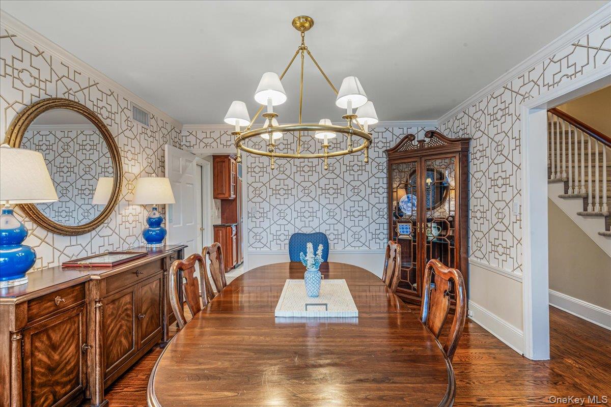 #10 photo, 142 Cambridge Avenue, Garden City , NY 11530