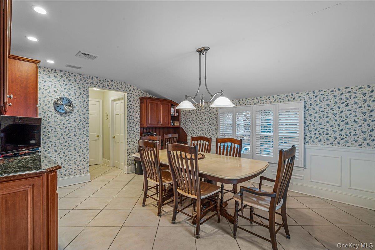 #14 photo, 142 Cambridge Avenue, Garden City , NY 11530