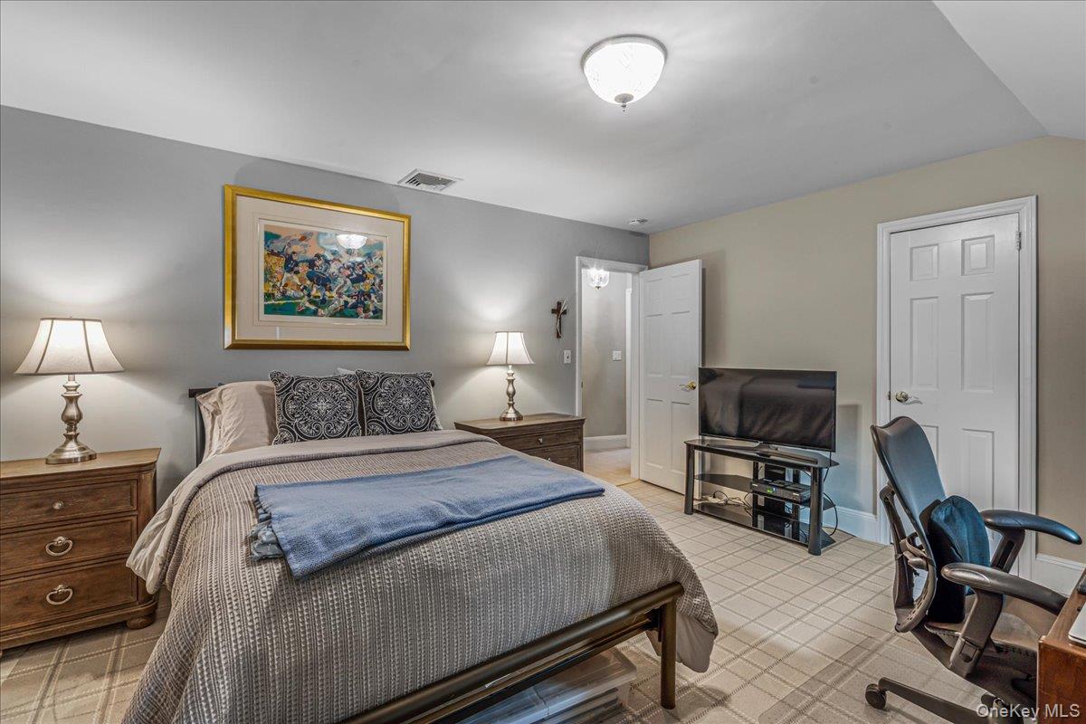 #17 photo, 142 Cambridge Avenue, Garden City , NY 11530