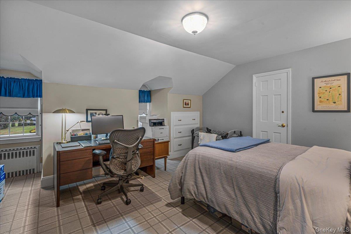 #18 photo, 142 Cambridge Avenue, Garden City , NY 11530