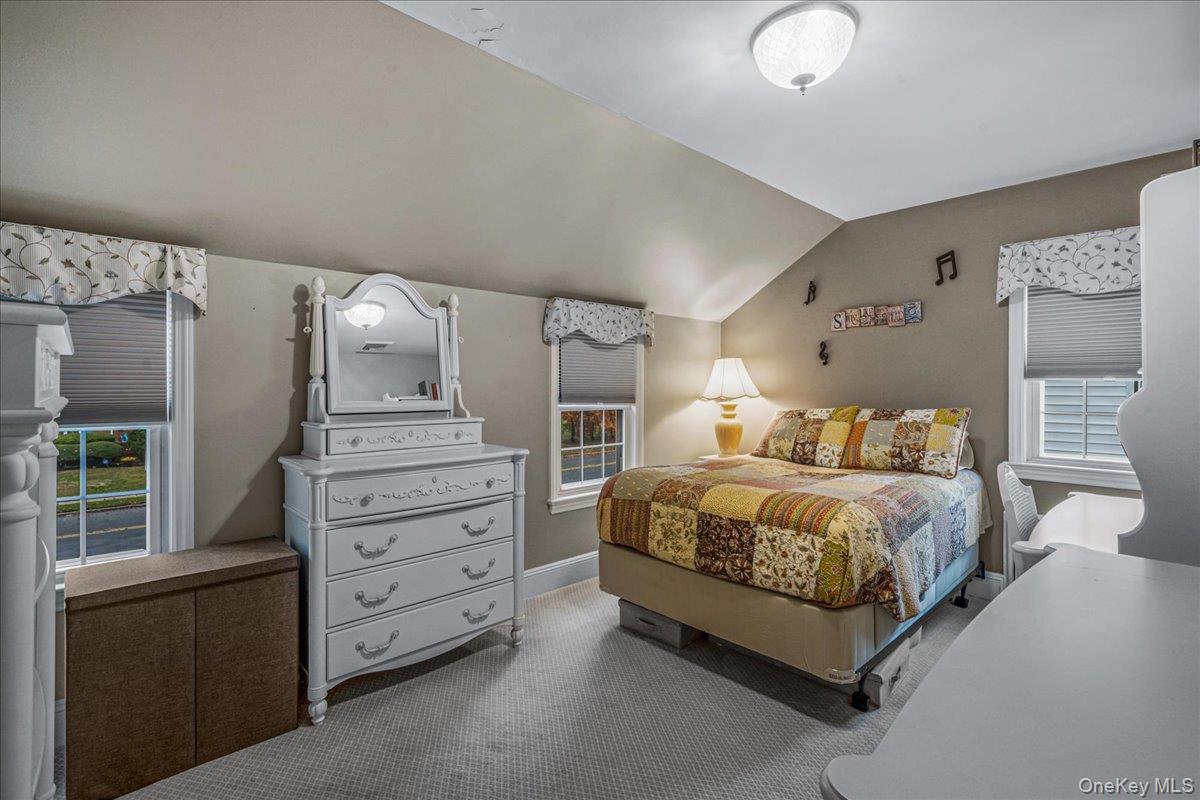 #19 photo, 142 Cambridge Avenue, Garden City , NY 11530