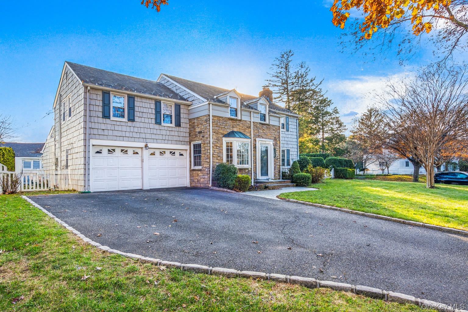 #2 photo, 142 Cambridge Avenue, Garden City , NY 11530