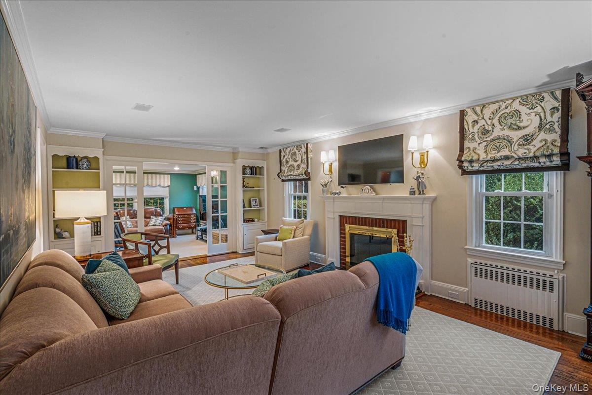 #6 photo, 142 Cambridge Avenue, Garden City , NY 11530