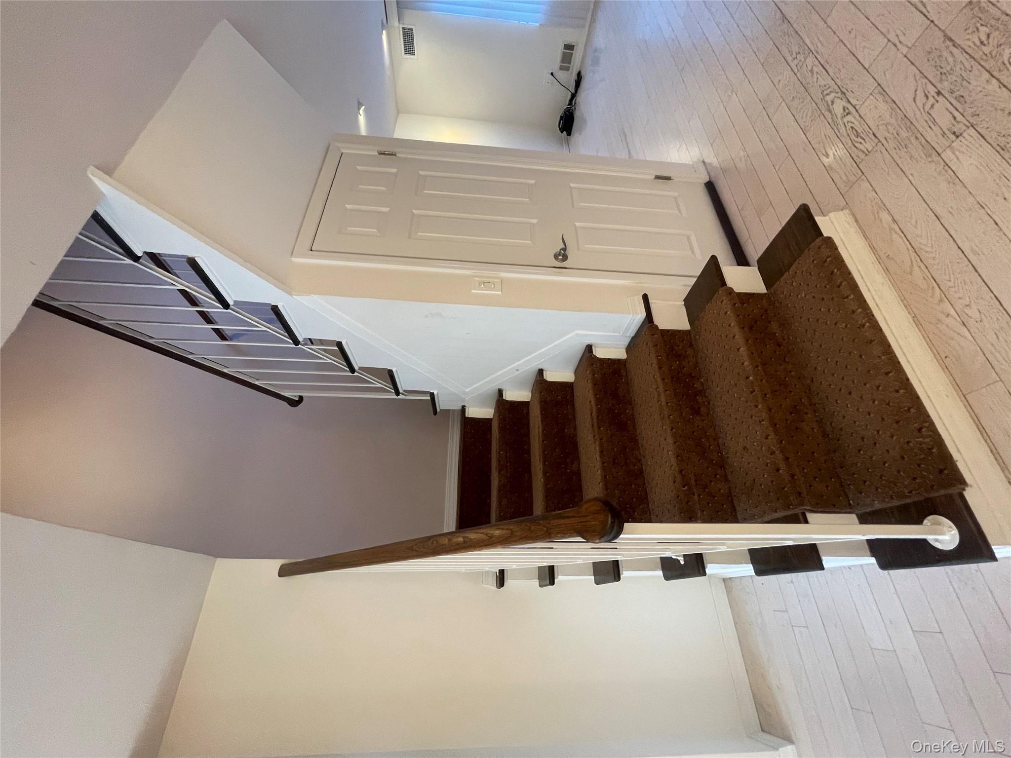 #20 photo, 7 Village Lane, 롱 아일랜드 Woodbury , NY 11797