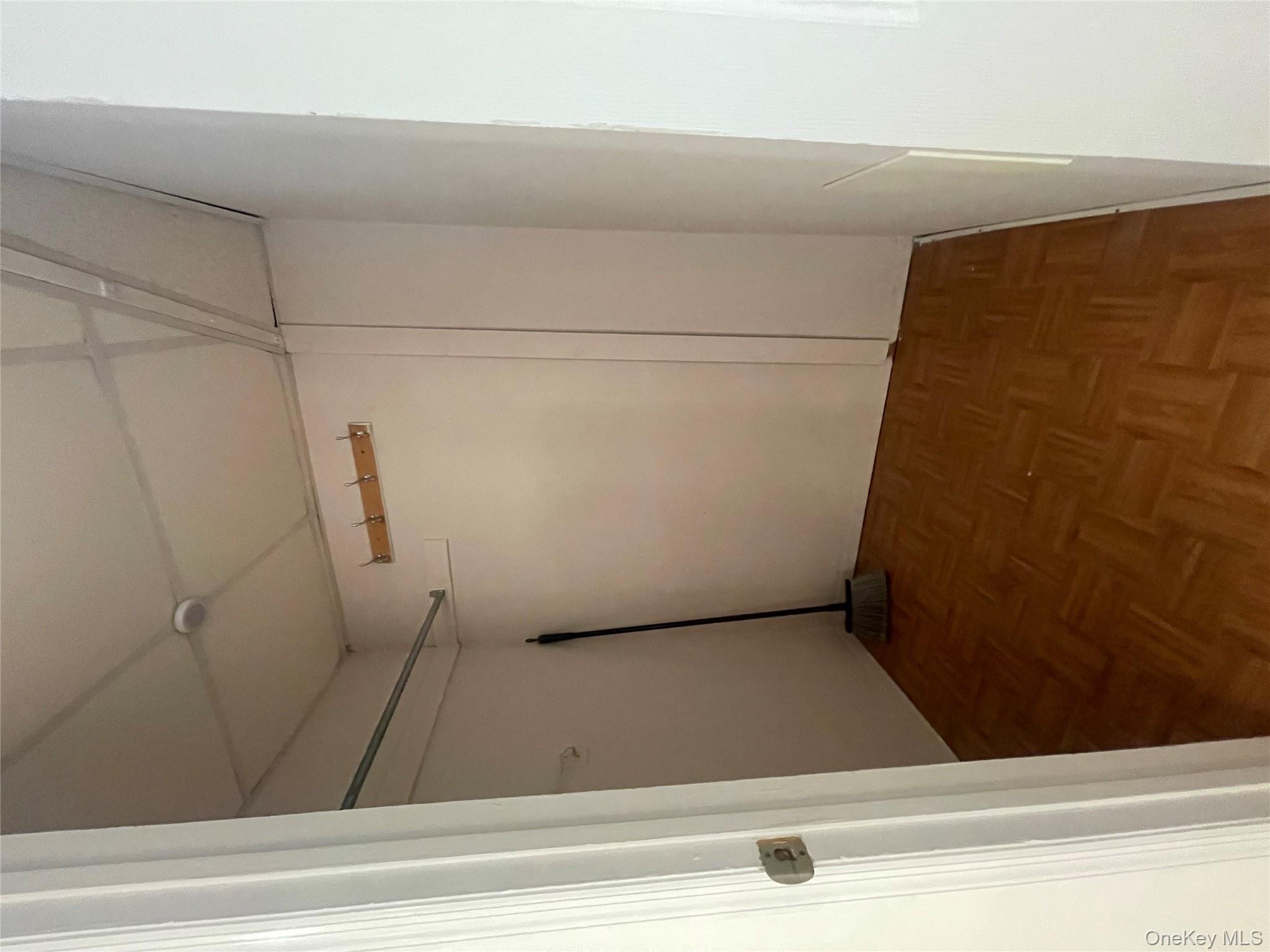 #9 photo, 7 Village Lane, 롱 아일랜드 Woodbury , NY 11797