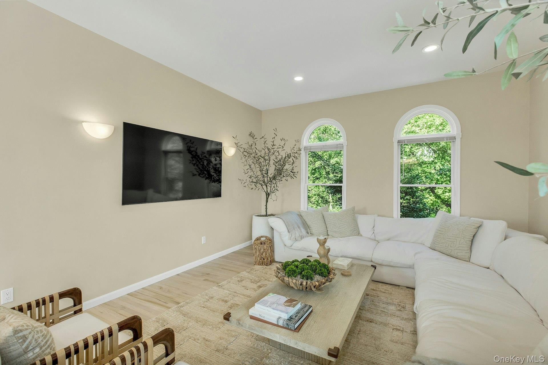 #10 photo, 56 S Country Road, Westhampton , NY 11977