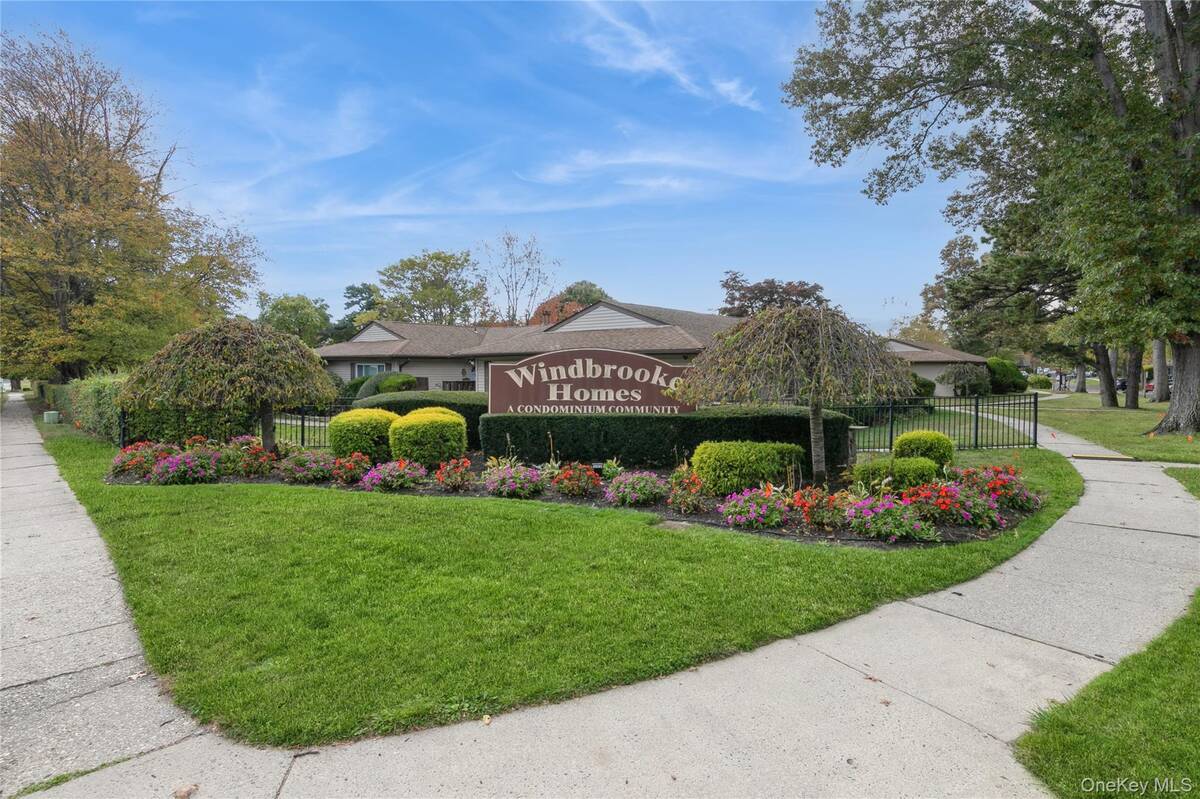 #1 photo, 138 Feller Drive, सफ़ोक काउंटी Central Islip , NY 11722