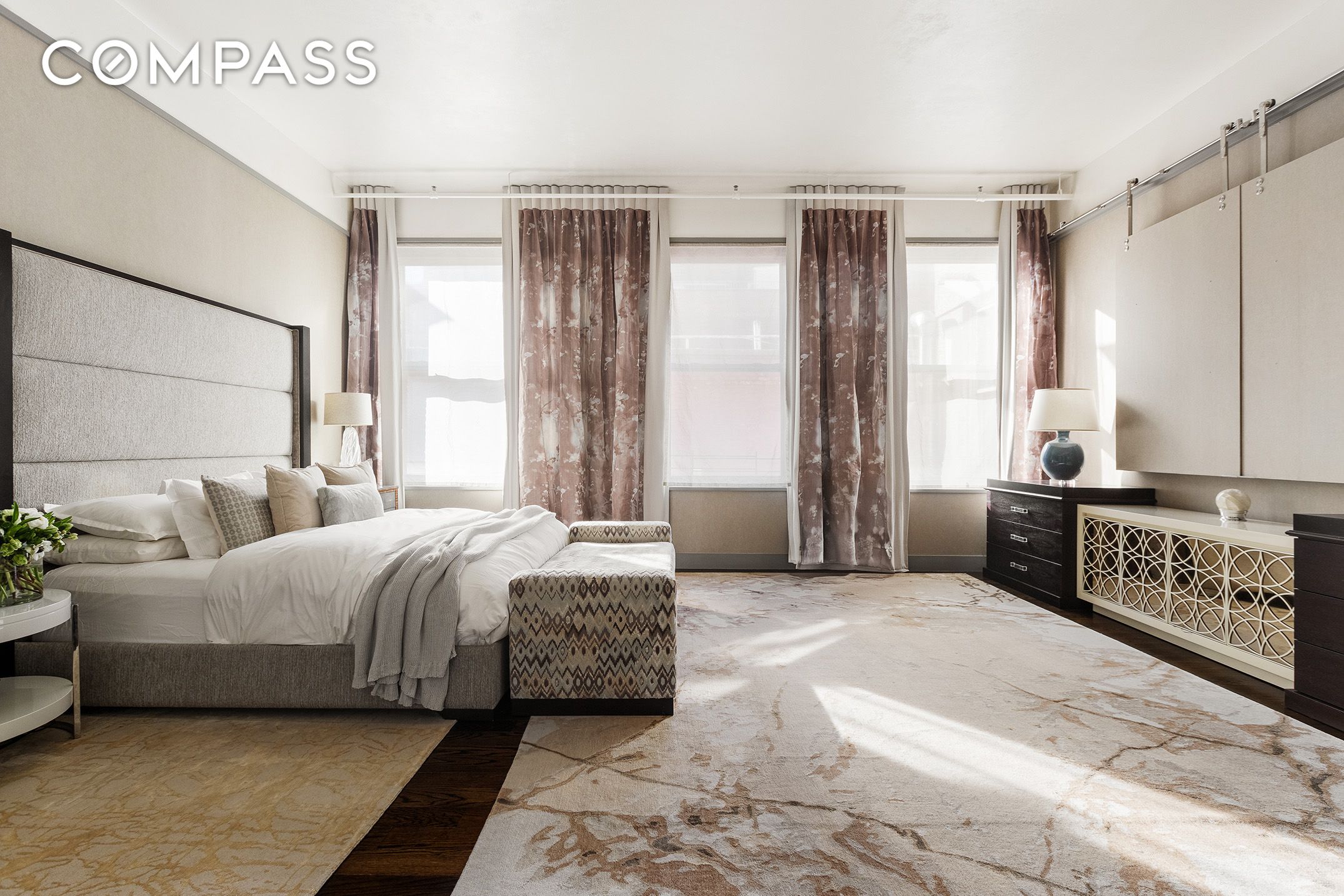 #10 photo, 158 Mercer Street, SoHo , NY 10012