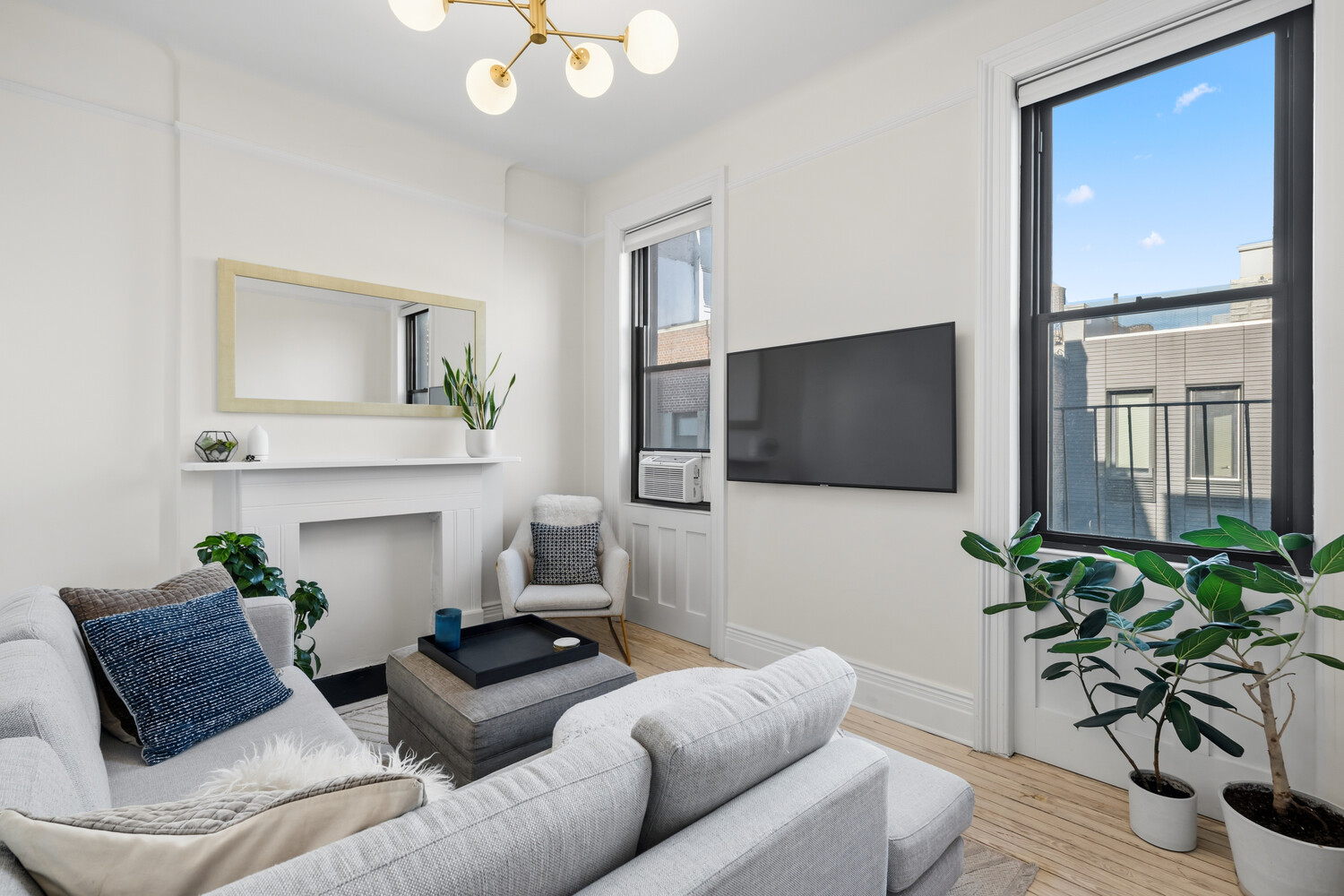 #3 photo, 231 W 21ST Street, Chelsea , NY 10011