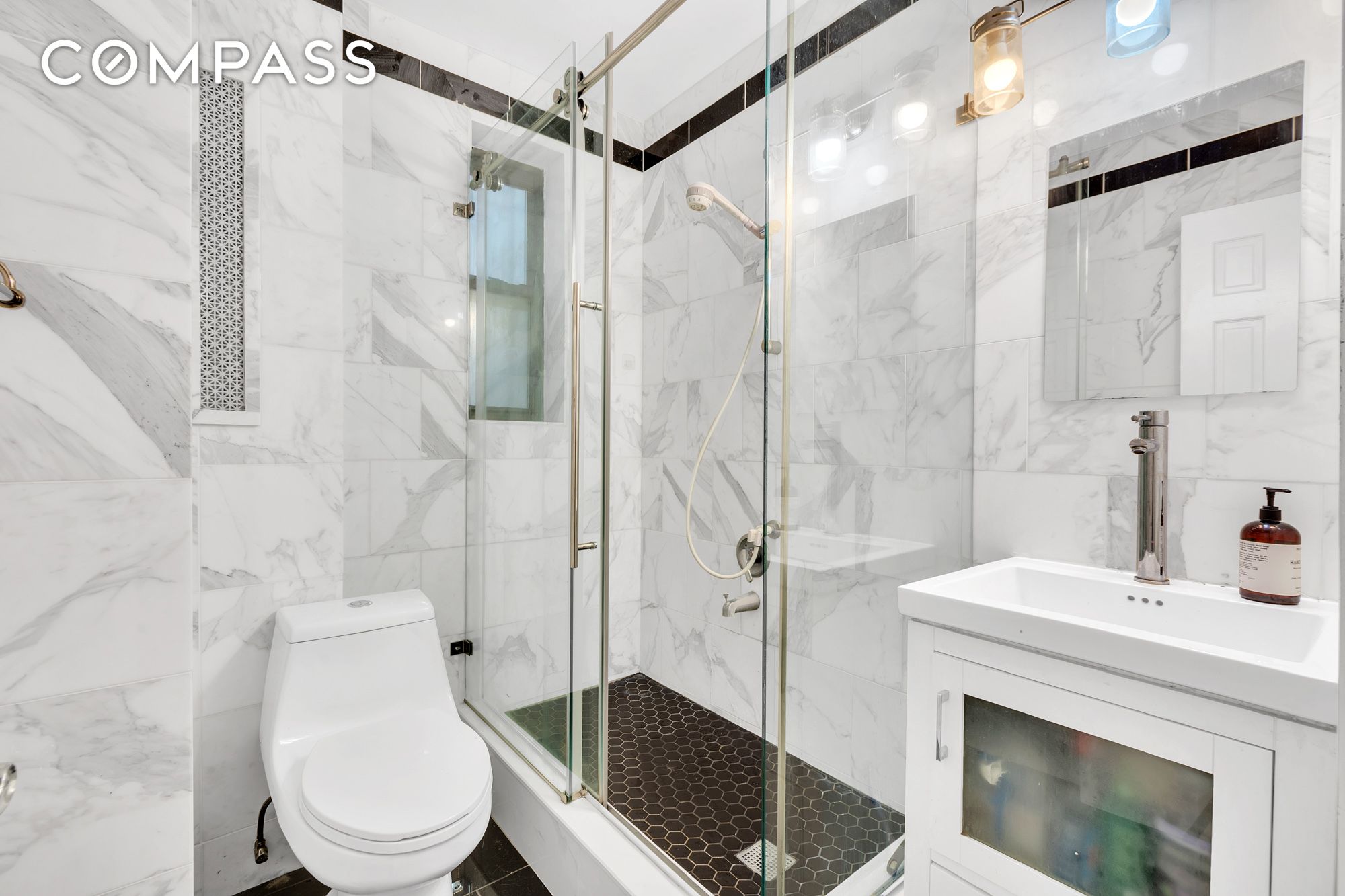 #6 photo, 26 W 97th Street, מנהטן Upper West Side , NY 10025