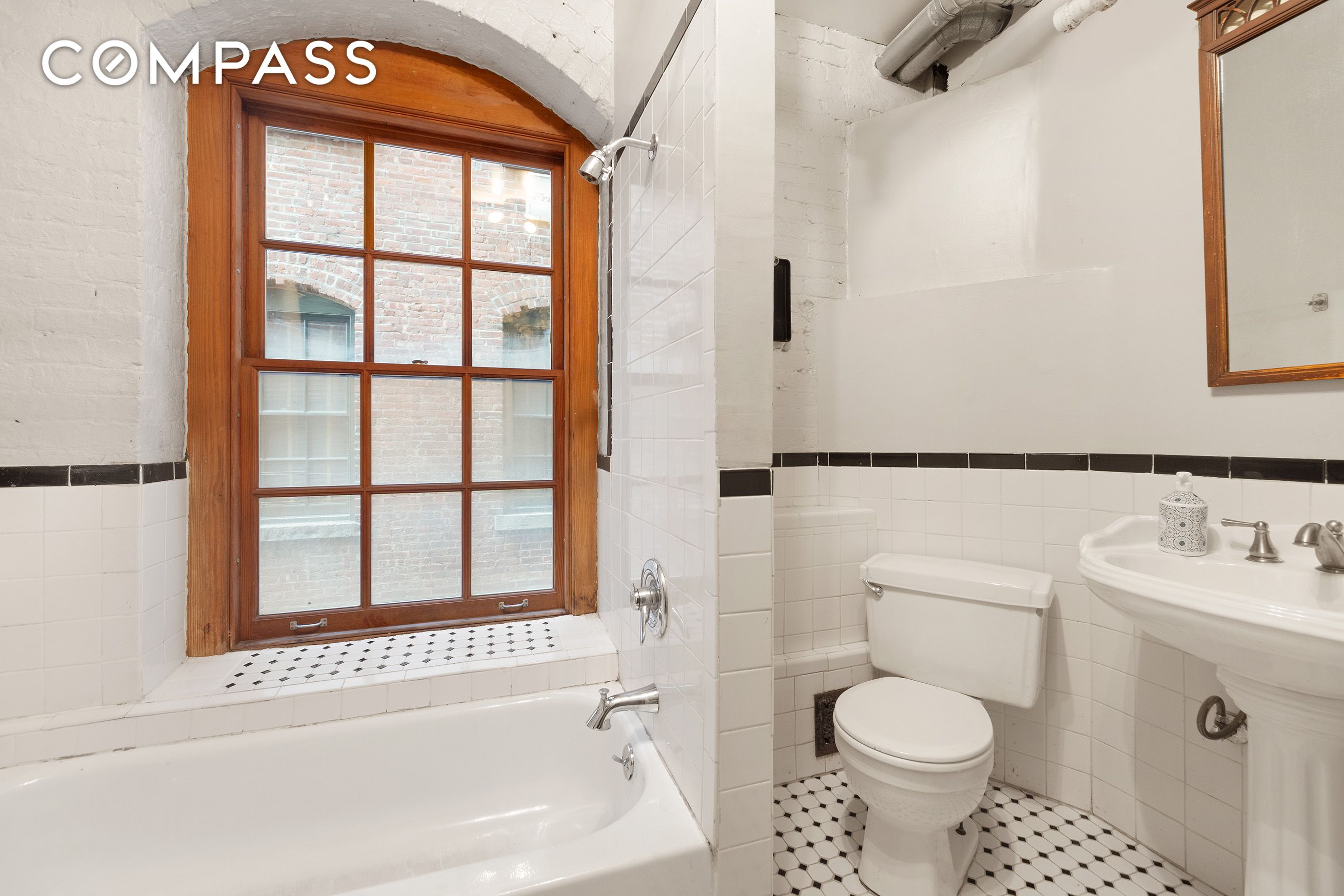 #8 photo, 465 Greenwich Street, Tribeca , NY 10013