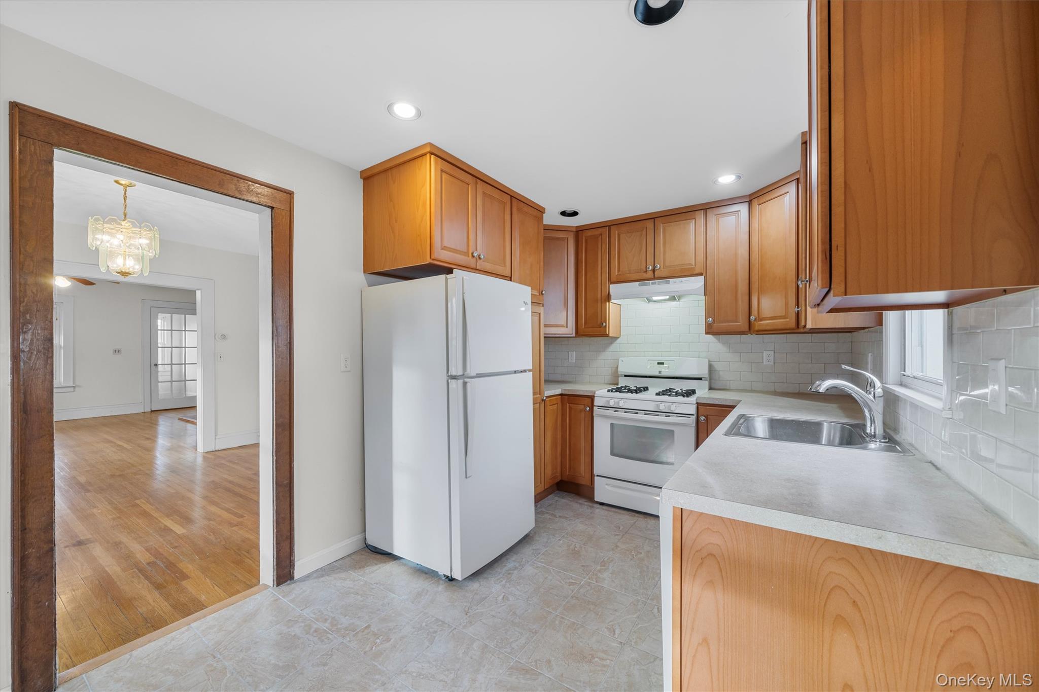 #10 photo, 249 aka 247 Roberts Avenue, Yonkers , NY 10703