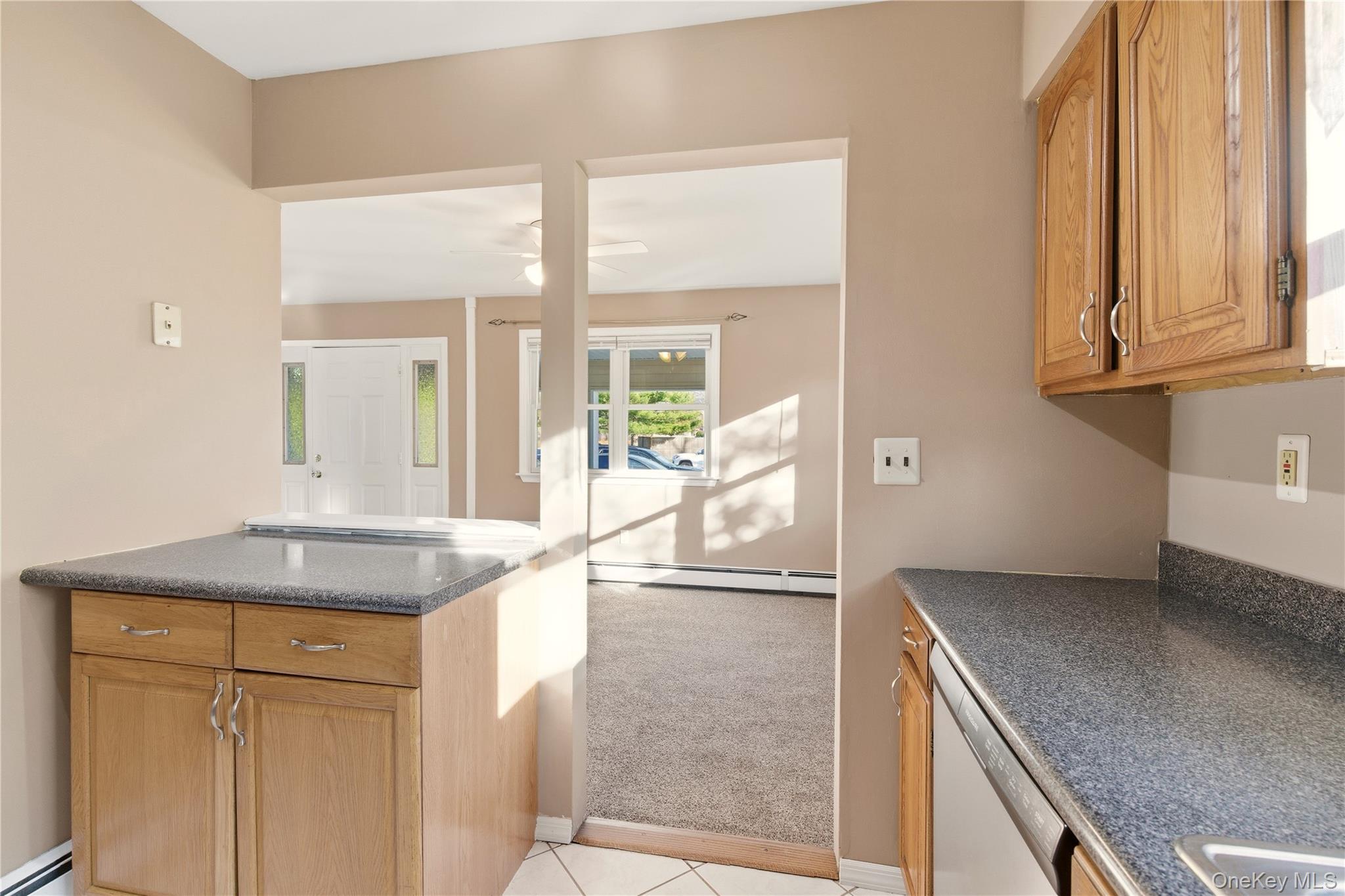 #12 photo, 125 Broadway, Greenlawn , NY 11740