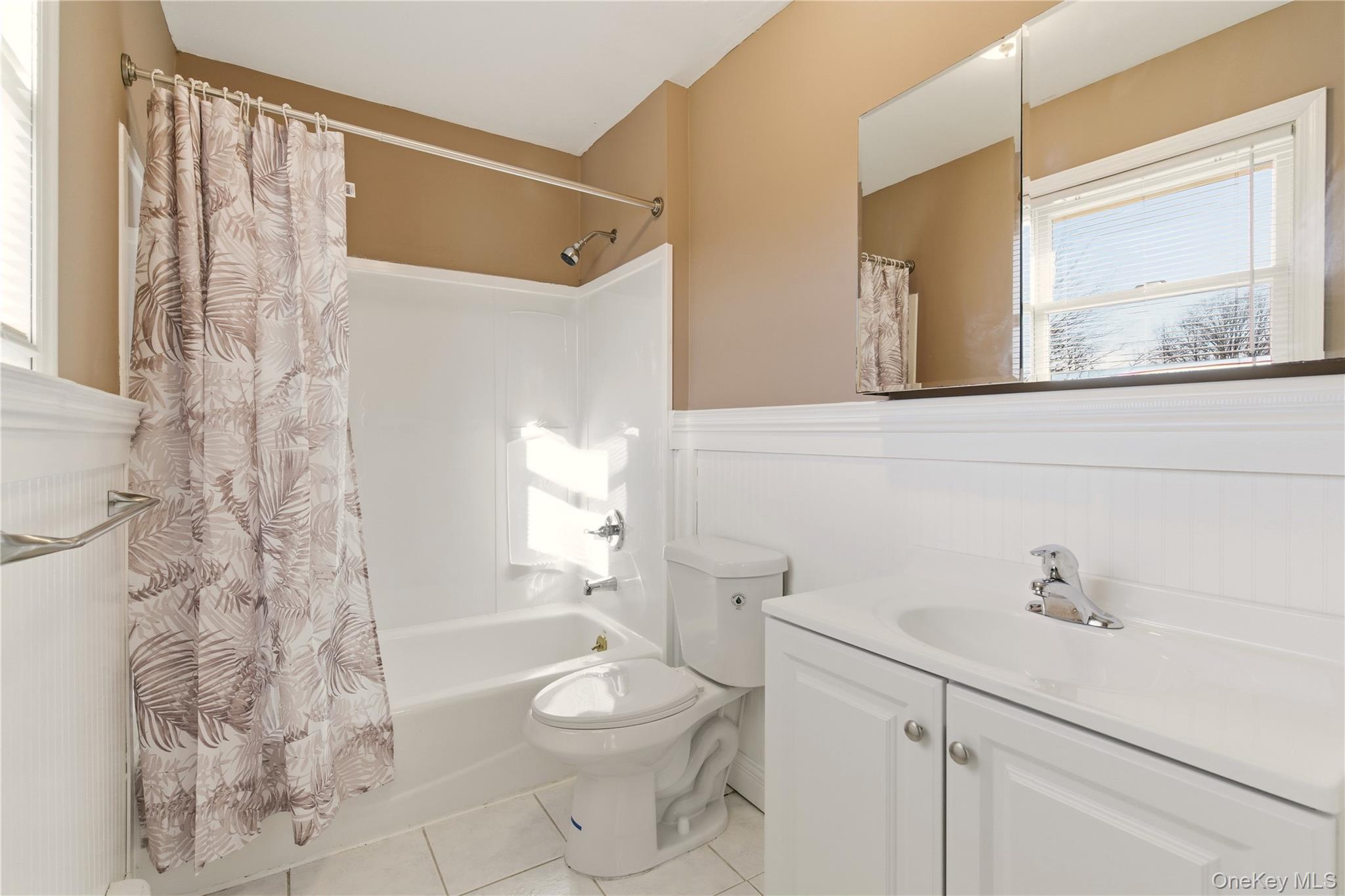 #14 photo, 125 Broadway, Greenlawn , NY 11740