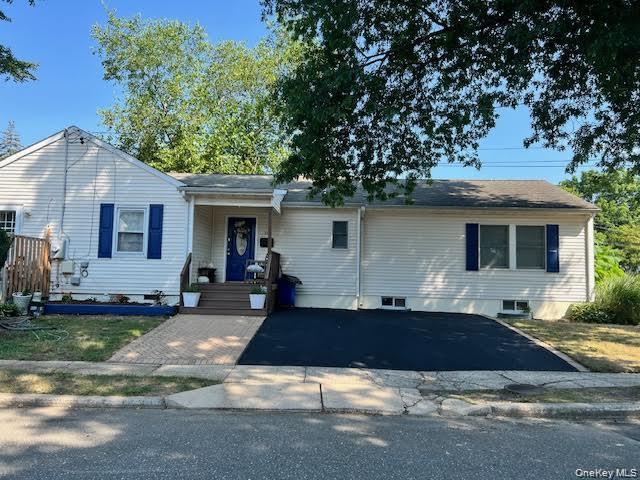 #1 photo, 301 Laurel Road, Саффолк ‖ Northport , NY 11768