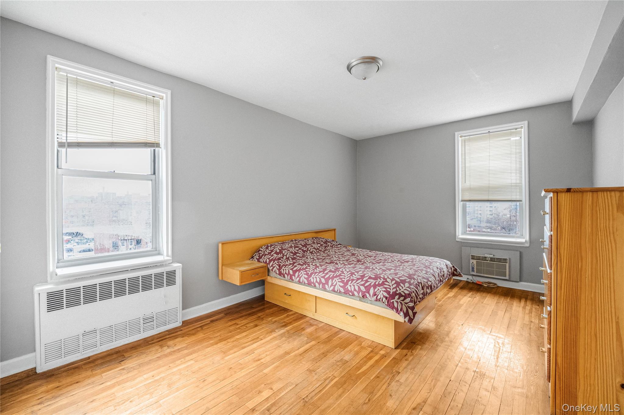 #4 photo, 84-20 51 Avenue, Elmhurst , NY 11373