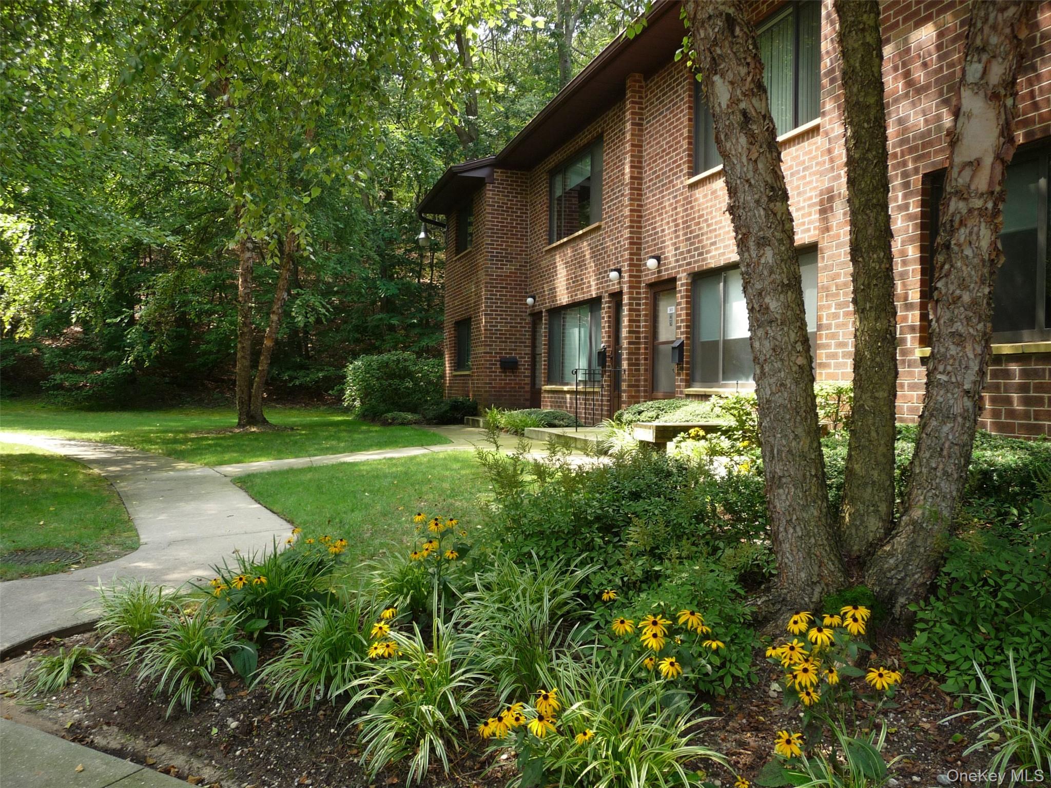 #2 photo, 44 Route 25 A, Саффолк ‖ Smithtown , NY 11787