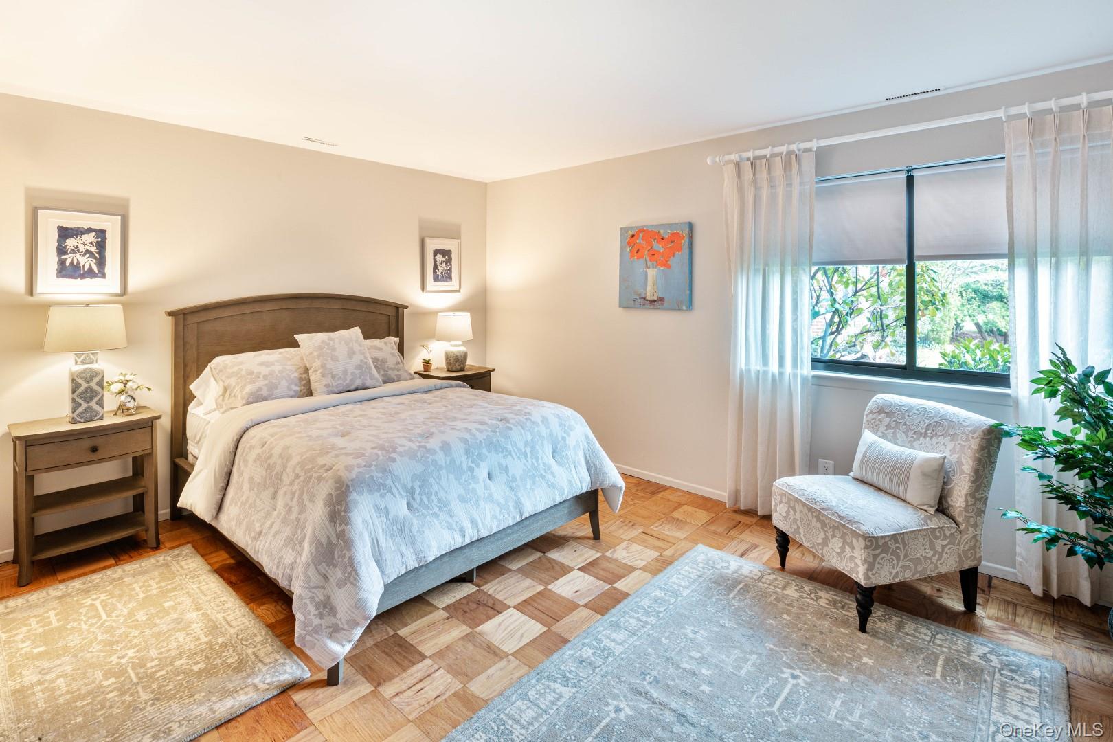 #5 photo, 44 Route 25 A, Саффолк ‖ Smithtown , NY 11787