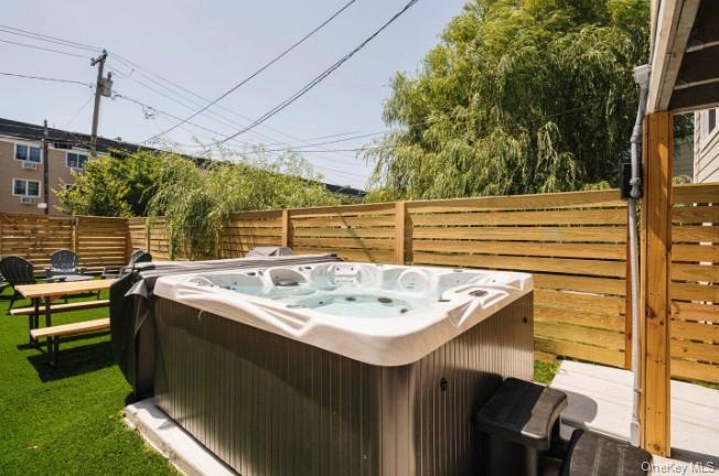 #2 photo, 170 Beach 92, Far Rockaway , NY 11693