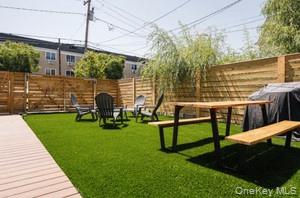 #4 photo, 170 Beach 92, Far Rockaway , NY 11693