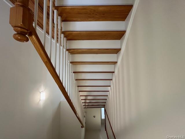 #12 photo, 50 Sintsink Drive, Port Washington , NY 11050