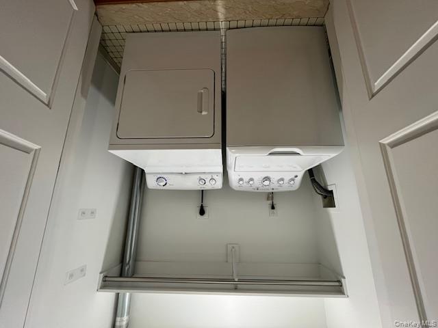 #13 photo, 50 Sintsink Drive, Port Washington , NY 11050