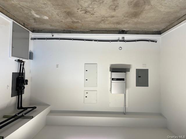 #4 photo, 50 Sintsink Drive, Port Washington , NY 11050