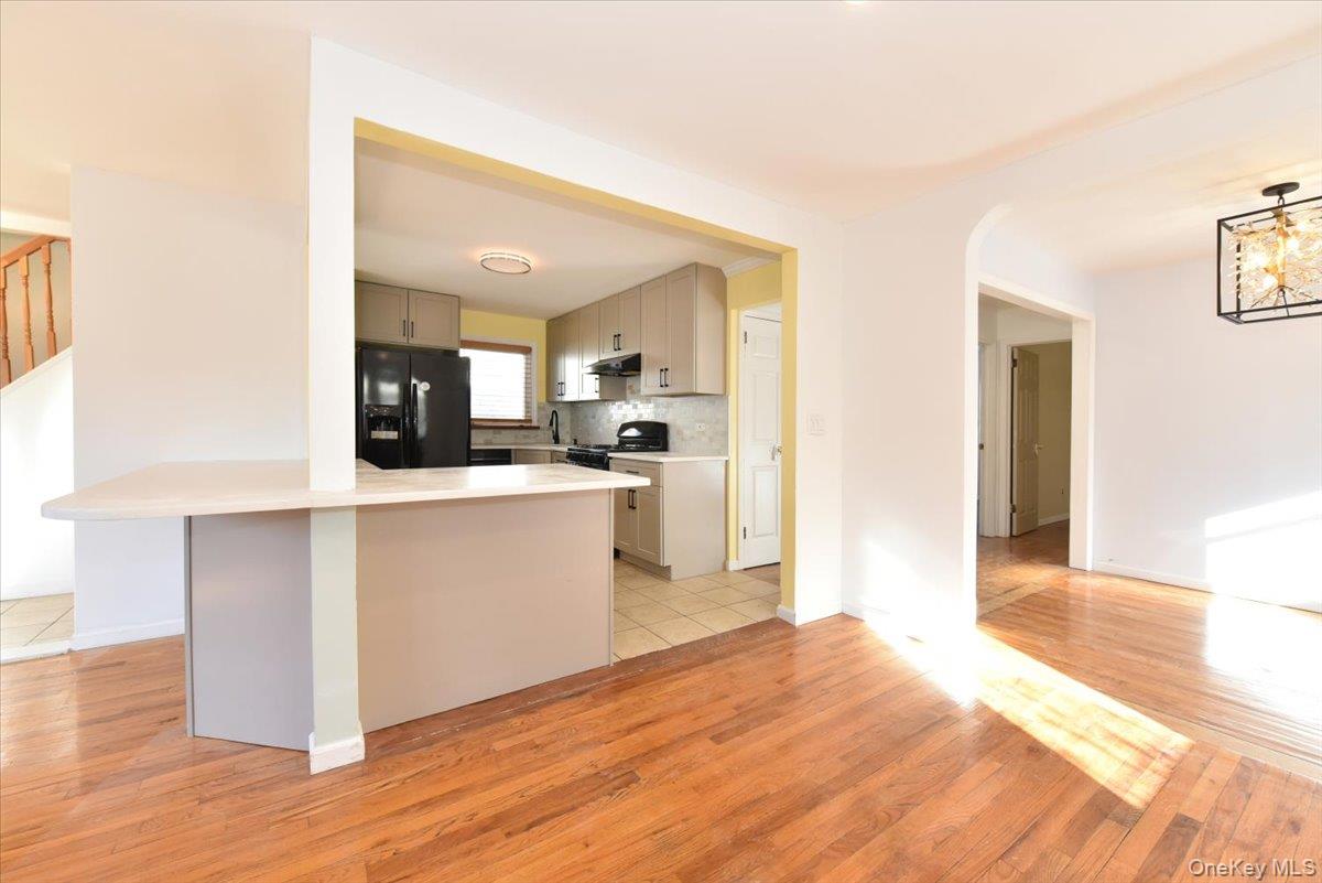 #12 photo, 233 Meyer Avenue, Valley Stream , NY 11580