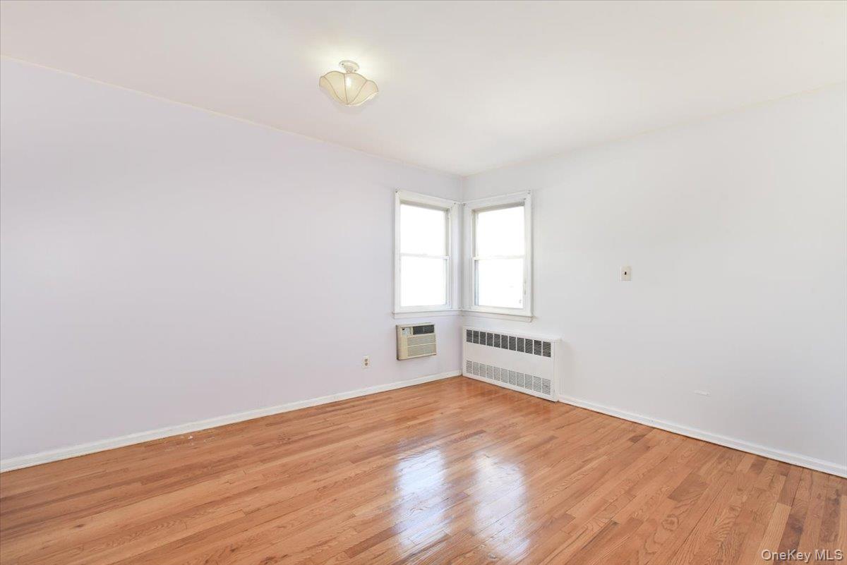 #13 photo, 233 Meyer Avenue, Valley Stream , NY 11580