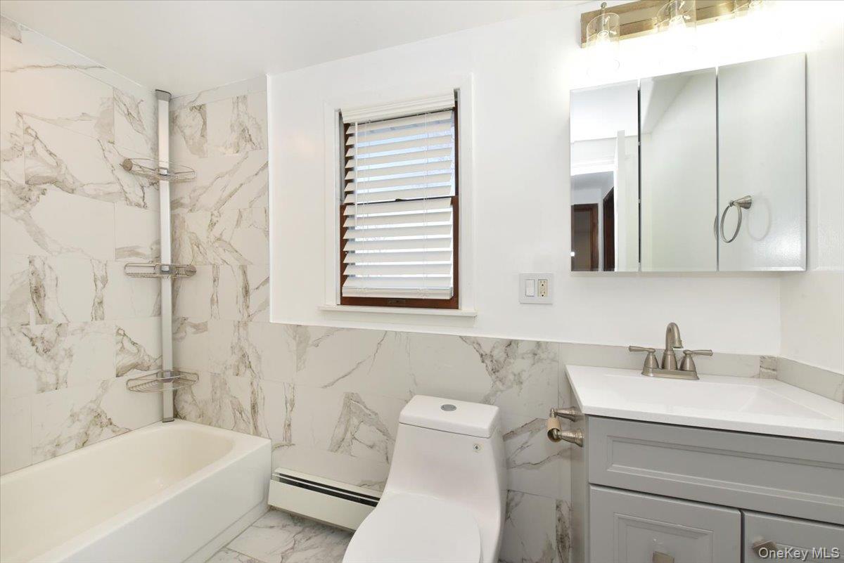 #18 photo, 233 Meyer Avenue, Valley Stream , NY 11580