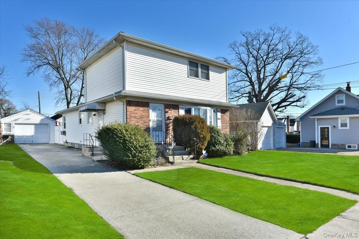 #2 photo, 233 Meyer Avenue, Valley Stream , NY 11580