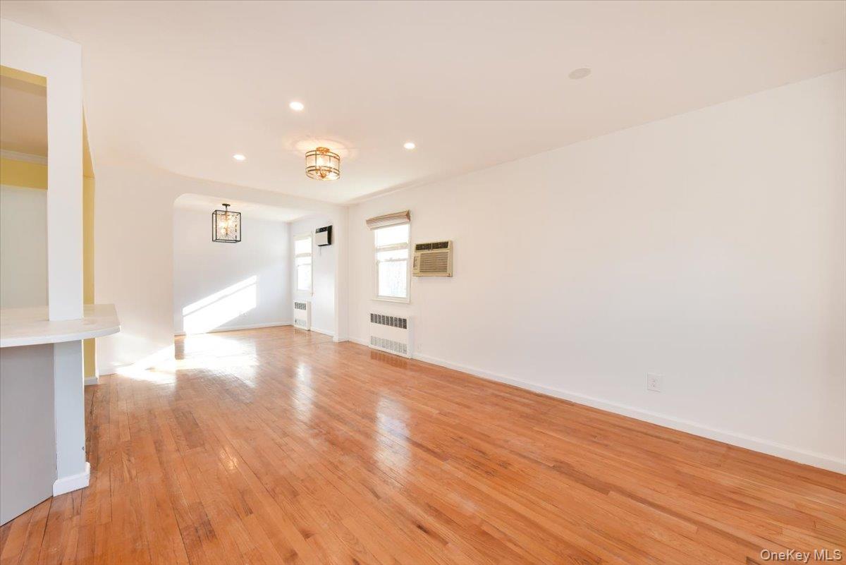 #5 photo, 233 Meyer Avenue, Valley Stream , NY 11580