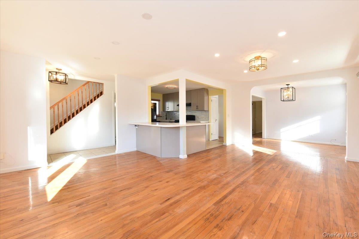 #6 photo, 233 Meyer Avenue, Valley Stream , NY 11580