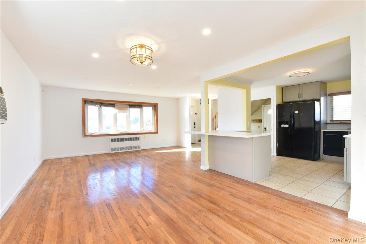 #8 photo, 233 Meyer Avenue, Valley Stream , NY 11580