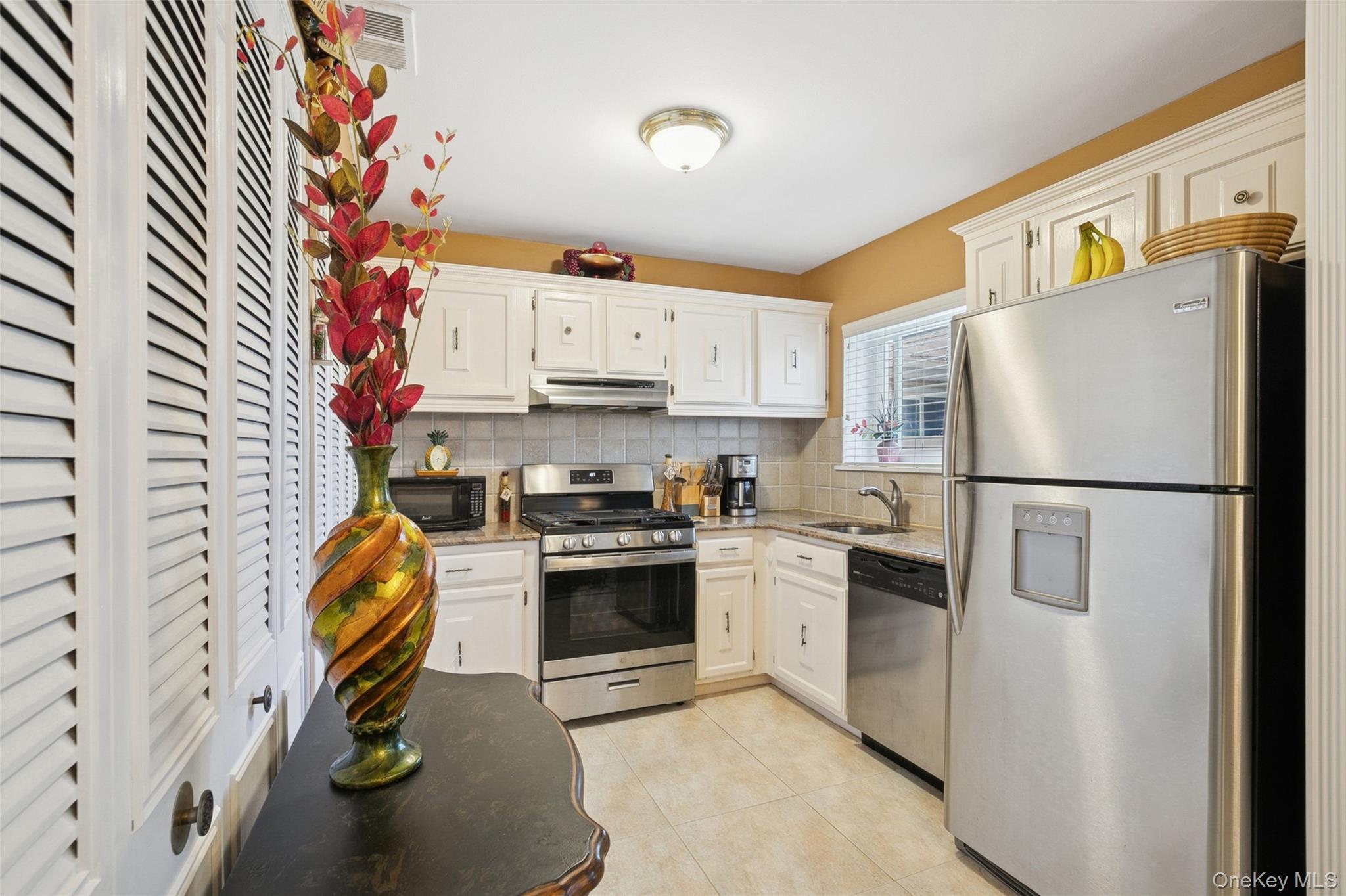 #7 photo, 181 Storm Drive, מחוז סאפוק Holtsville , NY 11742