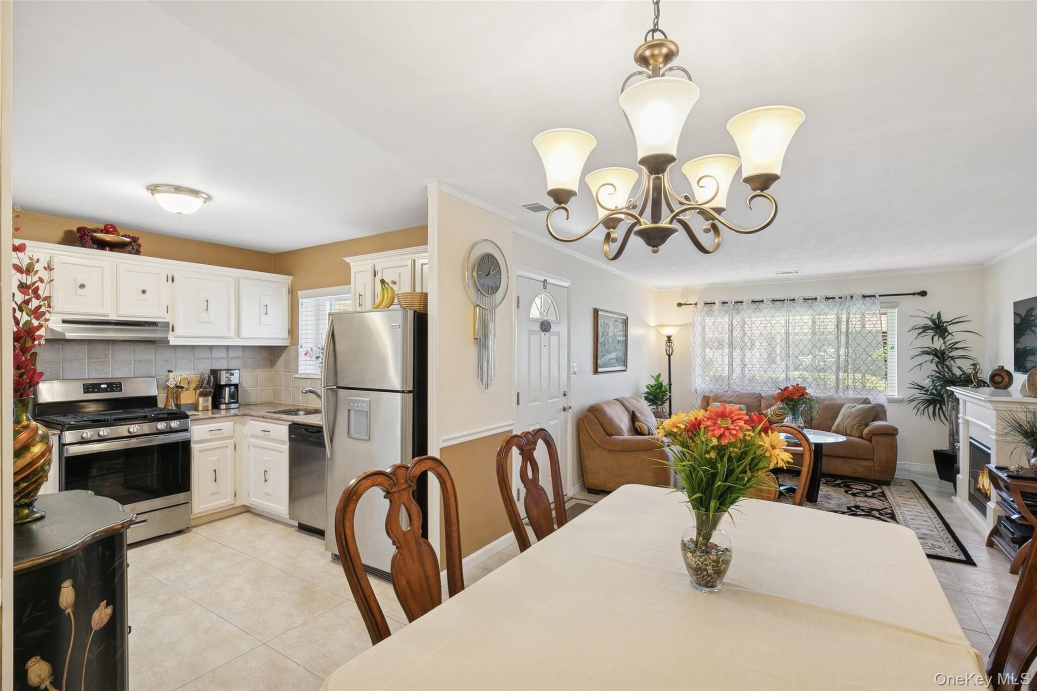 #8 photo, 181 Storm Drive, מחוז סאפוק Holtsville , NY 11742