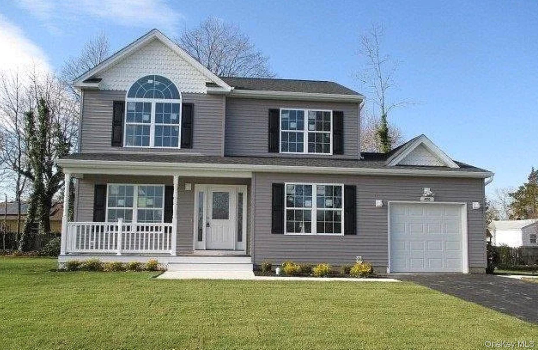 #1 photo, 608 Bayview Avenue, सफ़ोक काउंटी Bellport , NY 11713