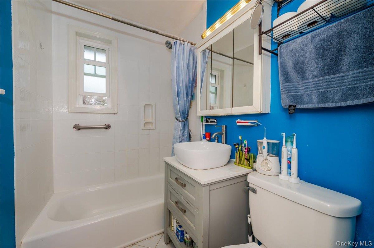 #6 photo, 226-24 Kingsbury Avenue, Oakland Gardens , NY 11364