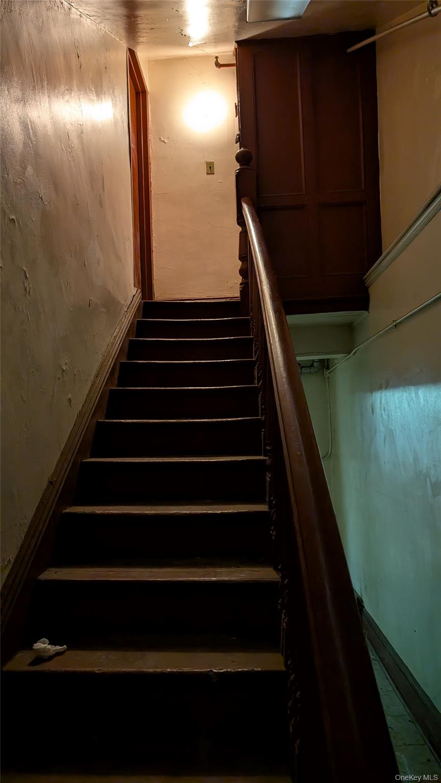 #4 photo, 889 Saint Marks Avenue, Brooklyn , NY 11213