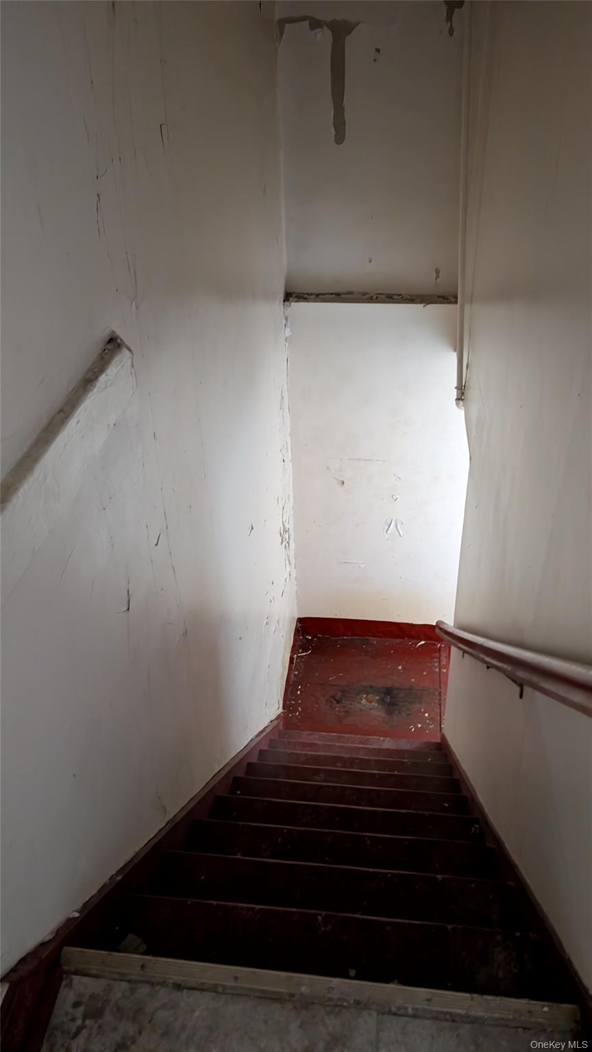 #6 photo, 889 Saint Marks Avenue, Brooklyn , NY 11213