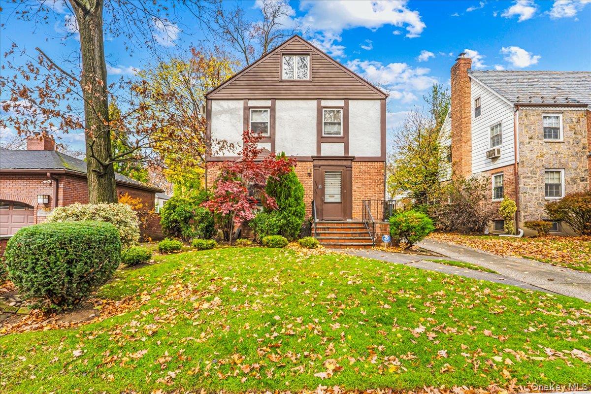 #2 photo, 186-15 Grand Central Parkway, कुईंस Jamaica Estates , NY 11432