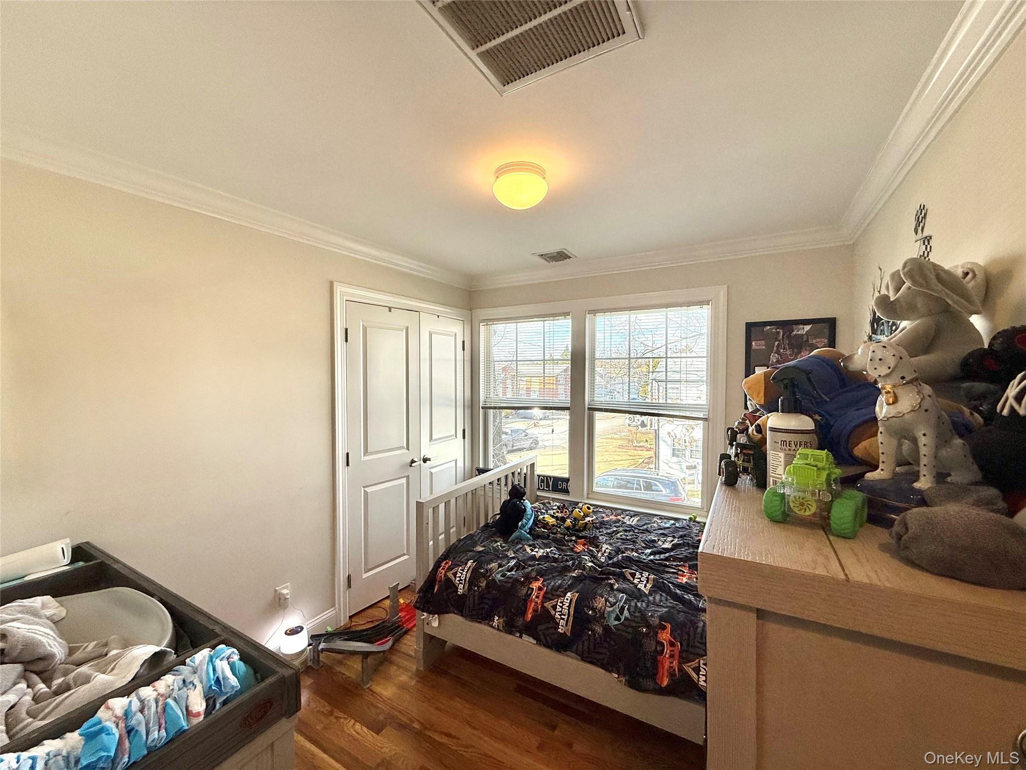 #11 photo, 30 Sintsink Drive, Port Washington , NY 11050