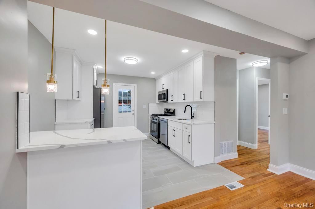 #17 photo, 245 Stone Street, Elmont , NY 11003